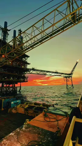 #fyp #offshore #offshorelife #offshoremalaysia #offshoreindonesia #tiktok #offshorevibes #tiktokmalaysia #tiktokindonesia 