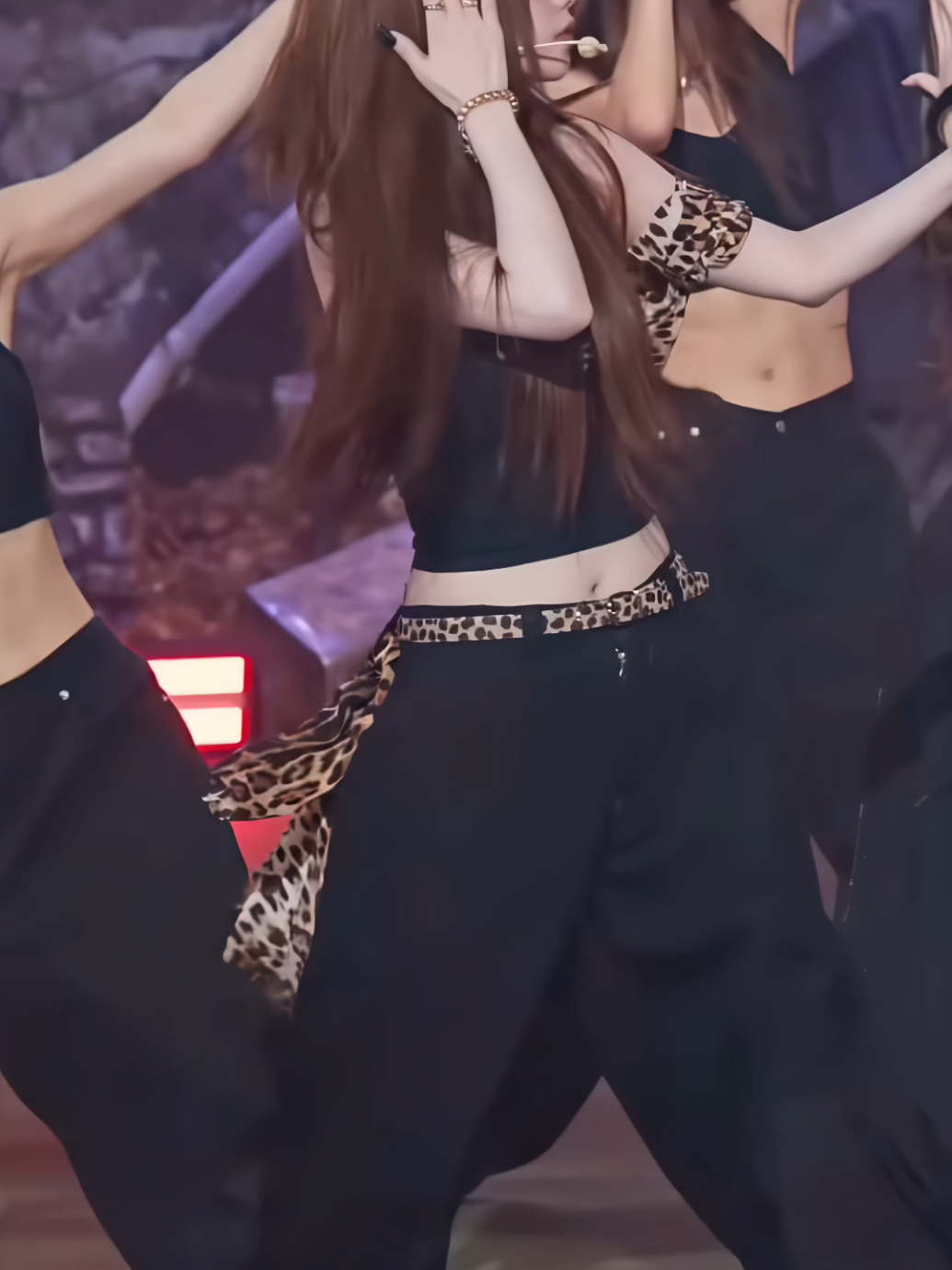 mel voltou a me mandar fancams pra postar ouvi um amem 🙇‍♀️🙇‍♀️ #foryou #fyp #fypシ゚ #fancam #dafnecams #karina #aespa 