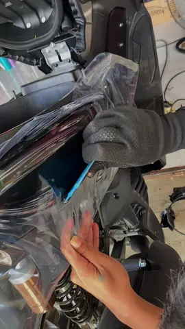 Pasang anti goressss dimotor baru anda yang super glossy ini bosskuuuu glowingg abisss🤪🔥🤙 #nmax2025 #fypシ #fyp #flks #xyzbca #masukberandafyp #wrapping #skotletmotor #skotlet #wrappingmotor #suksesmuda #skotletglossy #skotletsuperglossy #antigoresmotor #pelindungbodimotor #masukberanda #nmaxnew 