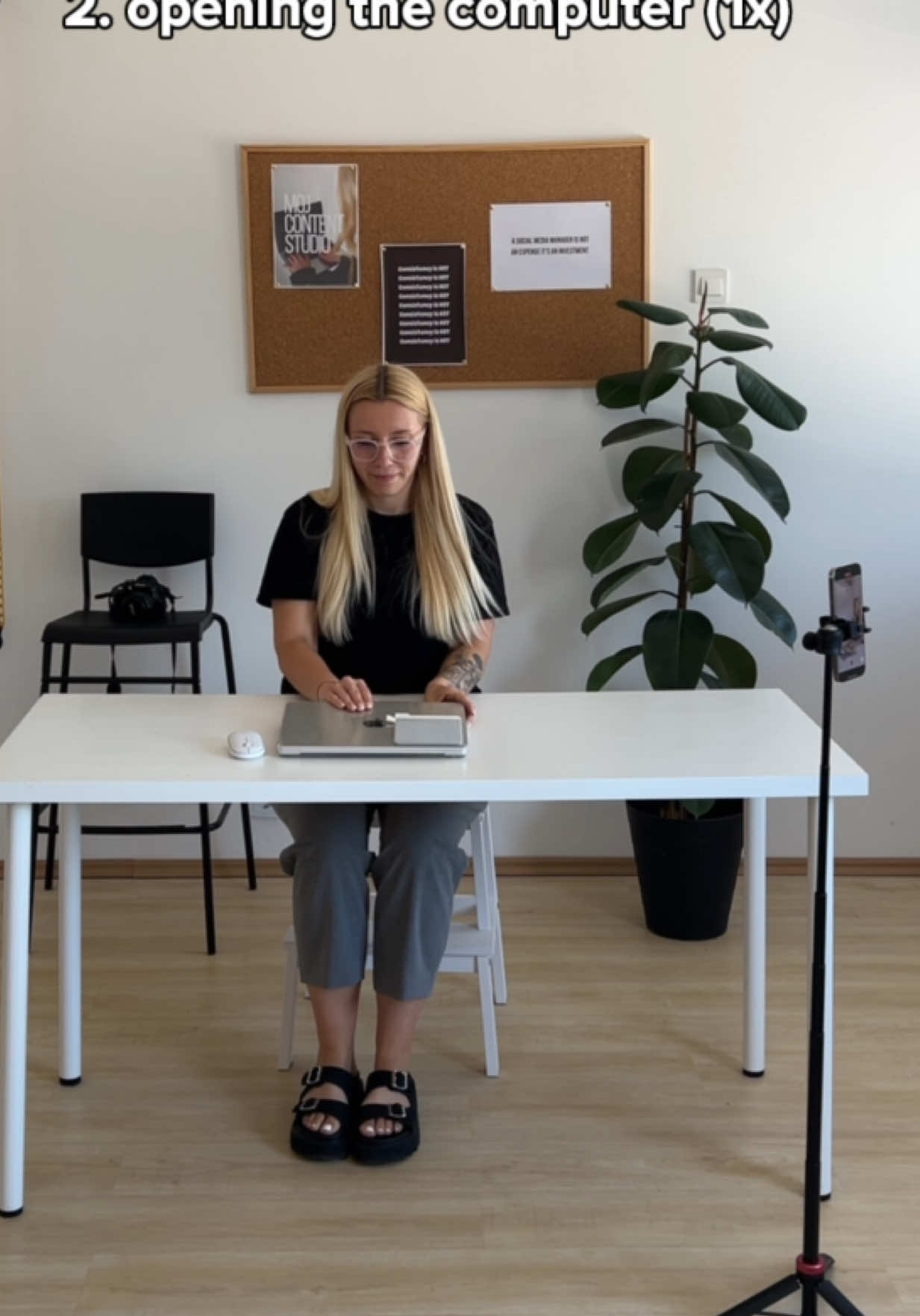 How to film yourself working 📸 in 60 seconds (real time!) + the final result 🎬👇 Ever wonder how creators get those aesthetic “working from laptop” clips that look effortless? Here’s a quick behind-the-scenes of exactly how I set up, film, and capture content for Reels & carousels — using just my phone + tripod! ✨ Real-time filming process ✨ No fancy gear needed ✨ Perfect for content creators, SMMs & small biz owners ✨ YES, you can do it too! 🎥 Filming yourself = endless content 🧠 Working clips = instant B-roll 🫶 Let me know if you want a full tutorial on transitions & editing tips! #ContentCreatorTips #FilmingYourself #ReelTutorial #HowToReels #InstagramContentTips #WorkFromHomeContent #AestheticWorkClips #BTSReels #ContentMarketing #SocialMediaManagerTips #SmallBizContent #ViralReelsIdea #CreatorTips #ContentCreationForBeginners #PhoneFilmingTips #HowToFilmReels