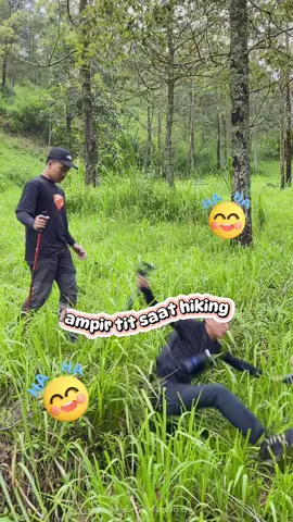Tektok gunung jobolarangan🤪👋🏻🌲🏔️ #jobolarangan2300mpdl #jobolarangan #jobolaranganviawonomulyo #gununglawu #lawu3265mdpl #lawuviacetho 