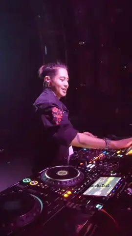 Don’t Go Baby Baby Don’t go😚🤍#foryou #perfomance #party #creatorsearchinsight #xyzbca #djlife #djpanda #dj #fyp #4youpage #trending #laguviral #pandagank #trendviral @Panda @Giovanni Saputra 