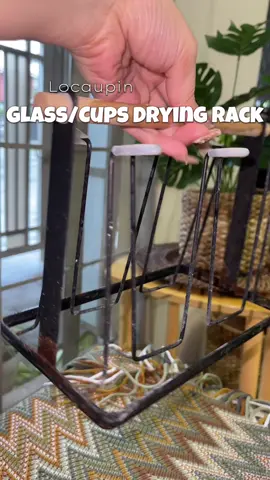 No to kalawang na dahil plastic na tong lagayan ko ng mga baso mga mhie! Ang Ganda at very aesthetic pa! Check out nyo na din! #kitchenware #kitchenfinds #glassdryingrack #glassrack #cupsdryingrack #locaupin 