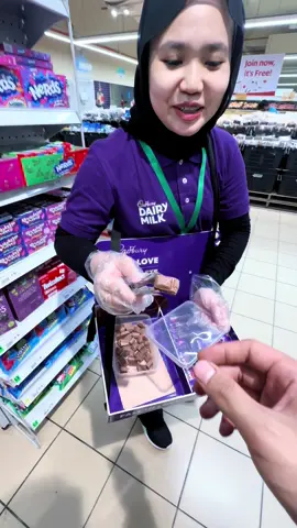 Macam ni kira gentleman la kan🤪#cadbury 