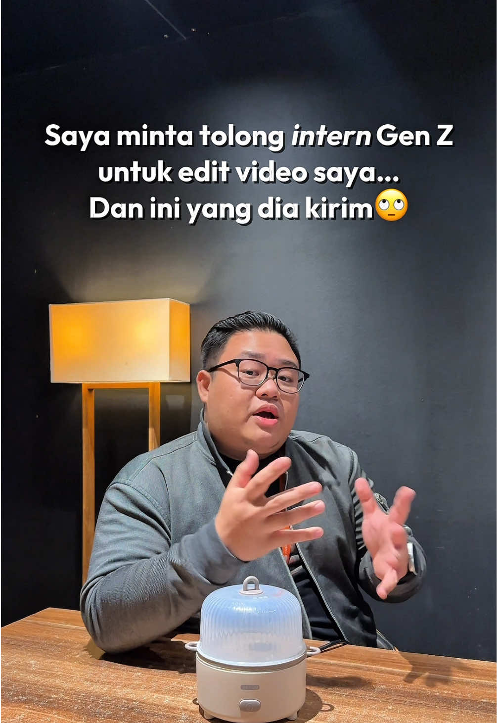Katanya Gen Z, video yang kayak gini bakal ampuh viral... Kira-kira bener ga ya?😅 #ruparupa #OmniChannel #SelaluAda #InternSosmed #AnakSosmed #KorporatLife #KehidupanContentCreator #MarketingLife #Trend2025