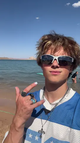 so patriotic #4thofjuly #Summer #lakepowell #utah 