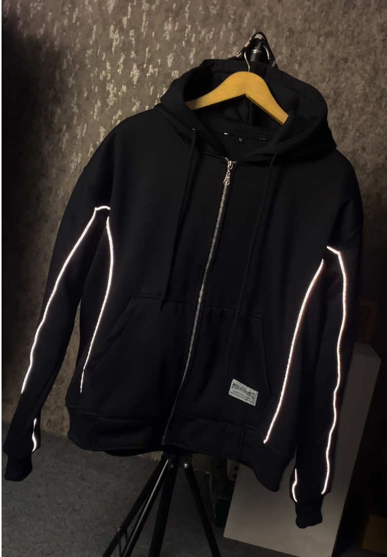 detailing produk hoodie zipper reflektif 90rb an aja😎🫵🏻✨  #fyp #4u #mozzaproject #4upageシviral #promoguncang77 #boxy #hoodiezipper #reflektif 