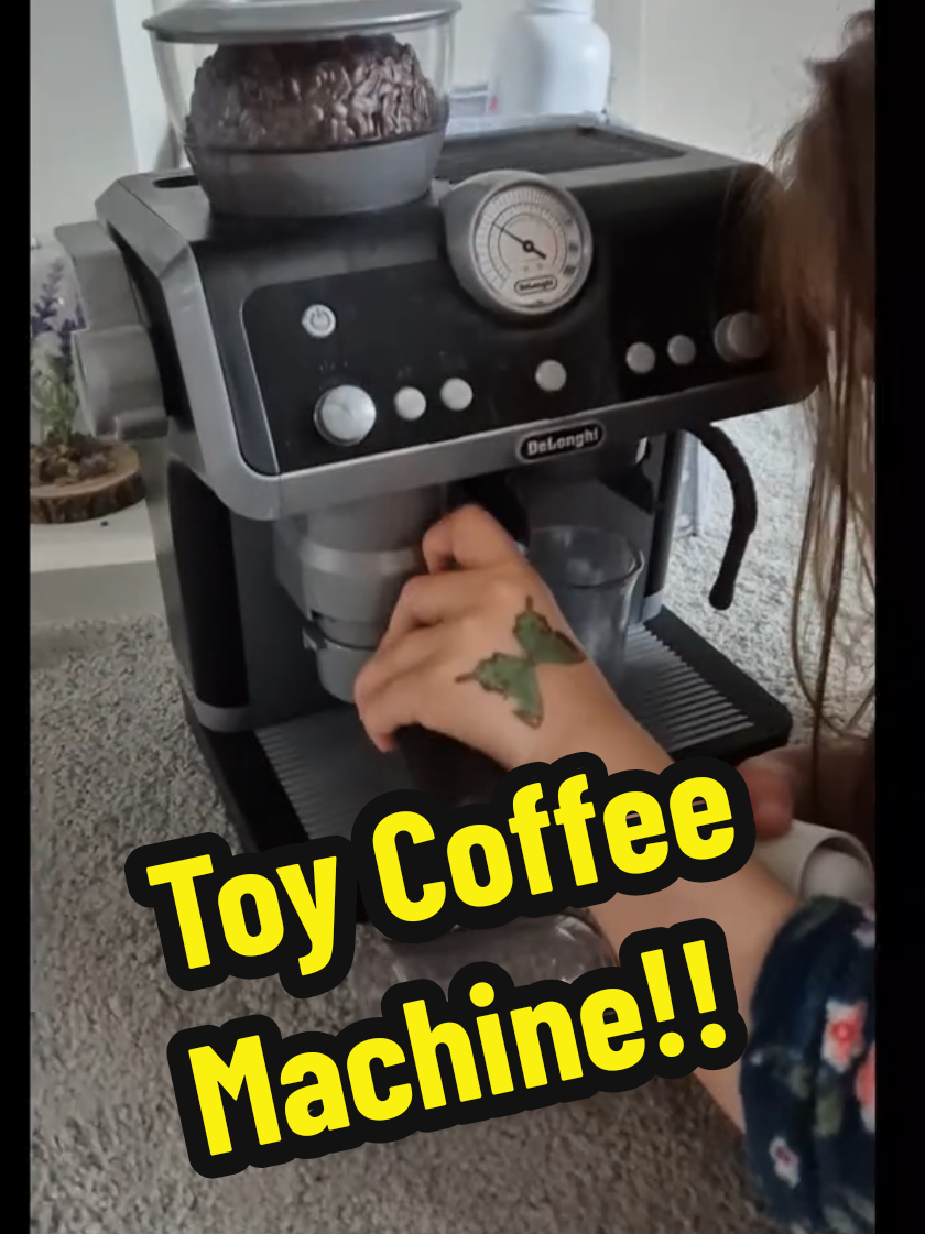Delonghi Toy Coffee Machine is BRILLIANT!!! BUY ONE!! ☕  My three year old absolutely loves it and can use it so easily 😁. Can make lattes or cappuccinos and even has sound effects! Very impressed....even I want to play with it 😂. #fyp #tiktokmademebuyit #coffeemachine #swiftini 