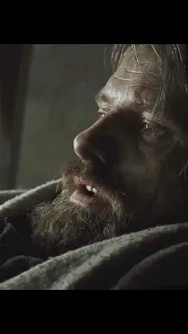 After the apocalypse, humans began to prey on each other, and the father and son struggled to survive.