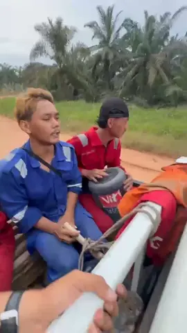jangan panggil aku anak kecill uwa..😎
