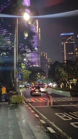 #jalan #indonesia #jakartacity #mentahan #mentahanvideo #jakarta #downloadvideo #prank #malamminggu #videomentahan #bsd #jalanmalam 