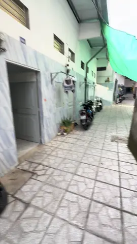 Nhà Trọ Trống 2 phòng, ace nào cần liên hệ em nha Sđt: 0911..470...617 KHANH Cho thuê phòng trọ: sinh viên, Đi làm... 🔥1 phòng 2tr/2THÁNG, 1 phòng 2tr/ tháng🔥 Cọc 1tr , hợp đồng 1 năm ❤️Điện: 4k ❤️Nước: 12k 🙋🏻‍♂️🙋🏻‍♂️Phòng rộng rãi có gác bên trên, được ở 3 người Khu vực ở gần: ĐHCT 1.6km, ĐHKTCN 3.5km, ĐHYD 2.7km,  🔥Nhà trọ giờ giấc tự do ra vào, có chìa khoá riêng  🔥 Khu vực nhà trọ an ninh có camera  🔥Đặc biệt yên tĩnh, thông thoáng, không ngập nước. 🏡 Chủ trọ thân thiện, thoải mái, dễ thương nữa. Cần hỏi thêm thông tin gì thì ib bên dưới cho mình.