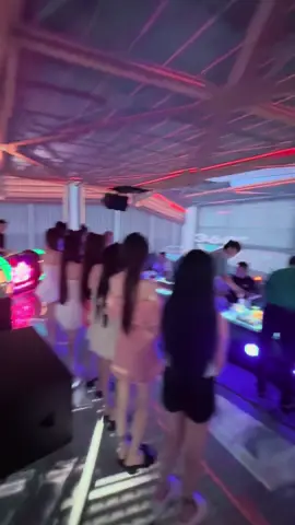Ktv Haojiang đang tuyển thêm chị em về làm, chị em chưa có việc làm còn chờ gì nữa, nhắn e để kiếm tiền ngay thôi 😚😚 Lh tl : @Anhcun199 #xh #xuhướng #haojiangktv #booking #mộcbai 