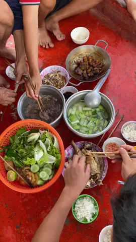 Ăn uống dậy sạch sẽ chưa cả nhà #xuhuong2025 #xuonghuongtiktok #dânbien #vàmkimquy #mucbang #haisan #viralvideo #duy6604 