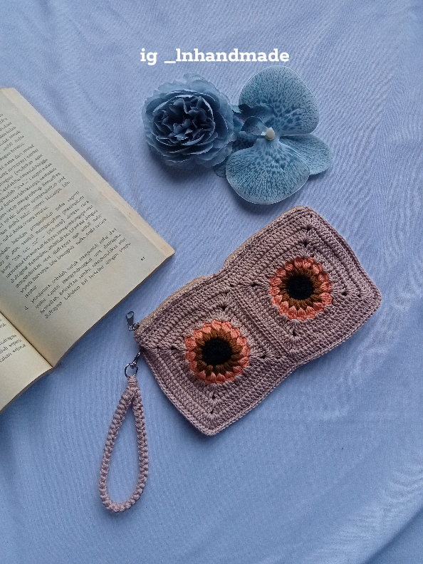 Pouch rajut 🤎  #handmade #gift #cute #Love #pouchbag #crochet 