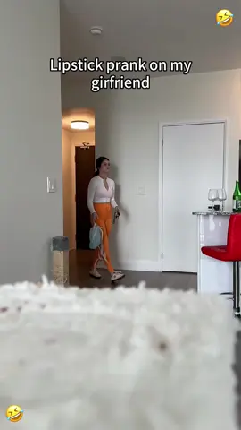 😂😂#fyp #funny #foryou #usa #scared #funnyprank #tiktok #haha #couple #scarecam #viral 