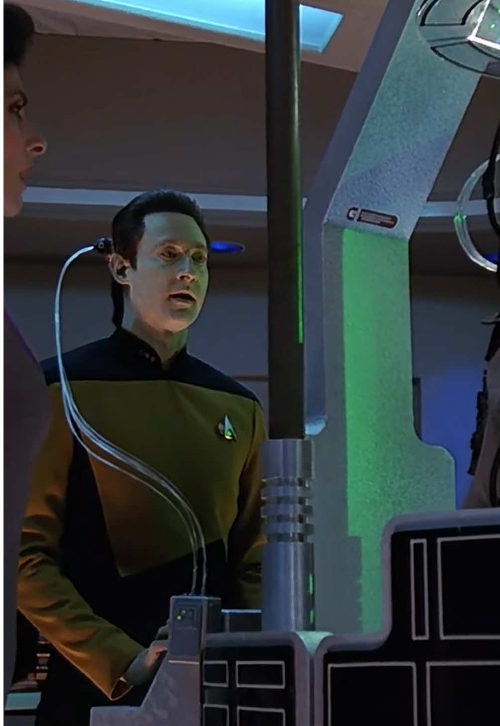 more Data and Radiohead: and now we are one #startrektng #startrekthenextgeneration #tng #nextgen #startrek #data #datastartrek #startrektngdata 