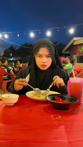 Cinta sebenar kadang tak nampak.tapi boleh rasa🥰