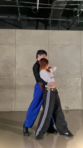 ganto ba sumakses sa pagiging sadista ni coach kurt? HAHAHA emeee. today’s class was funnn 🥹 shout out to my classmates for the hype kasi inulit namin solo run since nag-stop yung music >< #marcdevonchoreography #fulloutstudios #doitagain #fyp #foryourpage 
