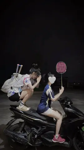 Tại saoo a kh đón iemm đi đánh cầu 😤  #badminton🏸 #caulongvietnam #cầulông🥇🏸 #caulongphongtrao #girlcaulong #thểthaomỗingày #badmintontiktok #caulongshop #caulongthegioi #badmintonskills #cầulông🏸 #caulongdoinu #anhcaulong #caulongnu🏸 #xhhhhhhhh