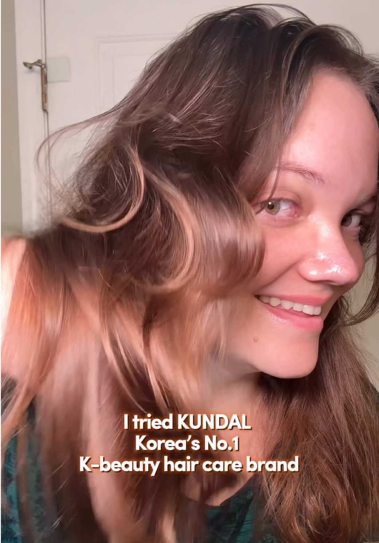 Literally salon results in my bathroom with KUNDAL PROTEIN BONDING HAIR CARE 🥰 Available here at TikTok Shop, Costco and Amazon! Get yours! 🔗👇 #Perfumeyourhair #HairRepair #WavyWetHair #PerfumeShampoo #CostcoUs #Costco #KHairCare #ProteinPower #ShinyHair #CuticleCare #SalonGlow #SummerHairRescue #HeatDamageShield #VeganHairCare  #fypage #kundal #kbeauty #tiktokmademebuyit  @Kundal.Global @쿤달 (KUNDAL) 
