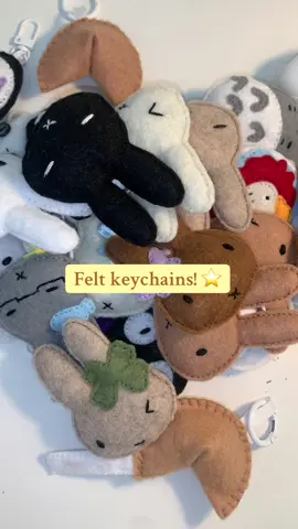I like dis keychains 😛 also shaky camera 😔 • #foryoupage #foryou #fyp #keychains #handmade #handmadekeychains #SmallBusiness #sewing #miffy #studioghibli #fortunecookie #felt #feltkeychain #kpop 