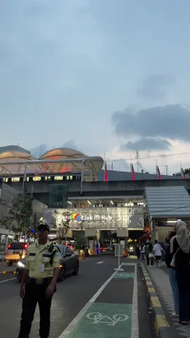 blokm sebelum adzan mahgrib #Jakarta #Blokm ib:@na⋆.ೃ࿔ 