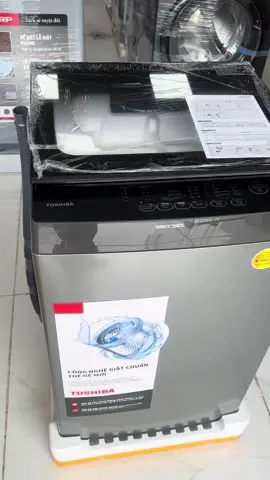 máy giặt Toshiba 7kg phù hợp cho gia đình từ  hai tới ba người mẫu mã đẹp chất lượng ổn định bảo hành lâu dài liên hệ 0985713789