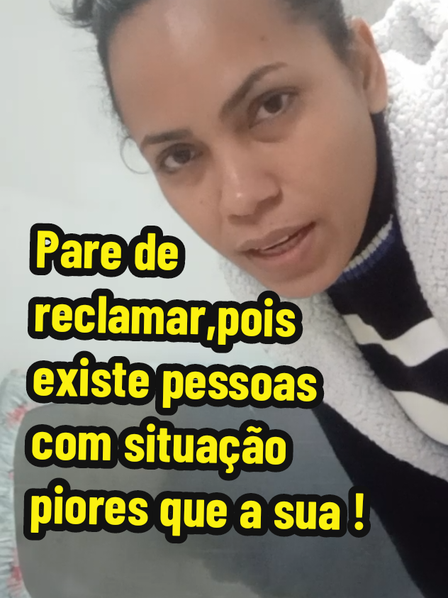 Se tá ruim pra você , imagina pra mim que durmo no chão e meus colchões estão todos mofados e molhados 😥 #vidareal #paradereclamar #Sejagrato 