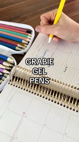 GRABIE these pens up 🤪🫶🏻 #pens #handwriting 