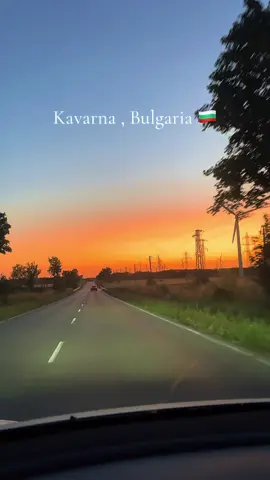 “Залезът в Каварна… магия”🇧🇬. Kavarna - Dobrich - Bulgaria 🇧🇬 #kavarna #bulgaria #dobrich #sunset #залез #sunsetlover #travel #roadtrip #carvibes #sunsetdrive #tesla #modely #fypp #keşfet #beniöneçıkart #keşfetedüş #viraltiktok #viralvideos 