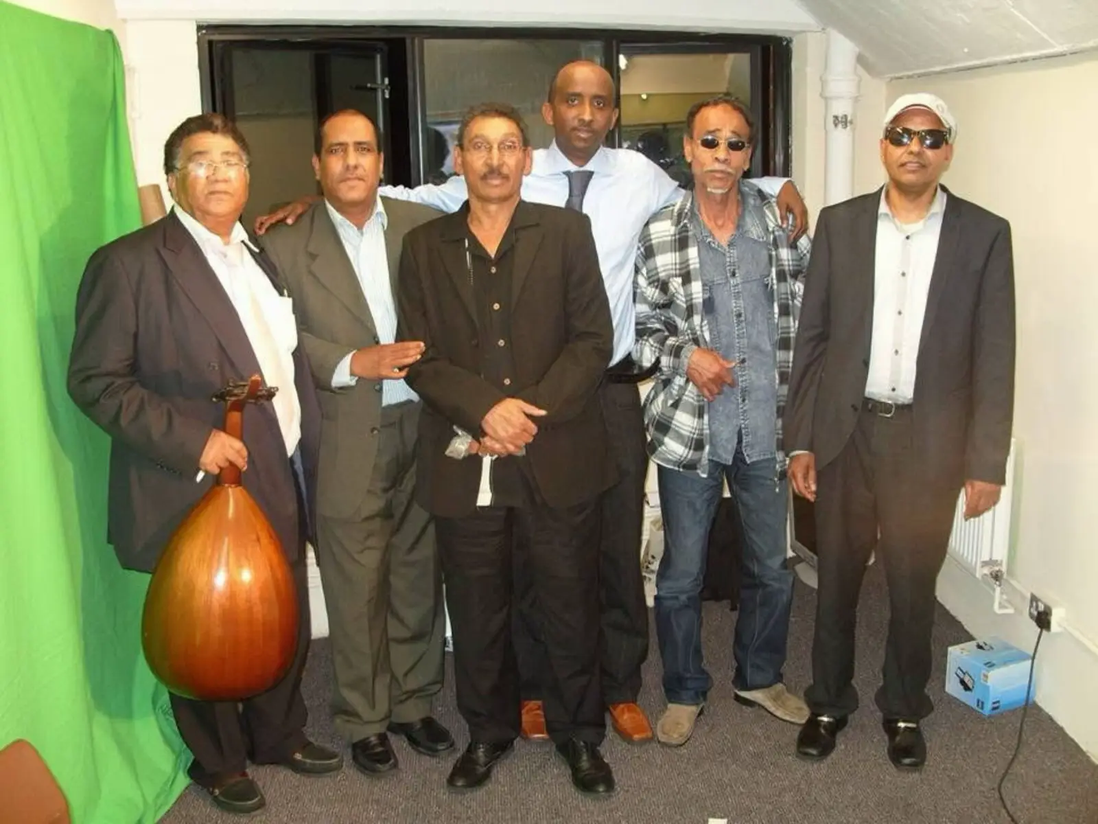 Aun ustaad aumed Naji Saalax Xiriiri.  Abwaan abdiqaadir nuuraani.  Aun jaarlees  