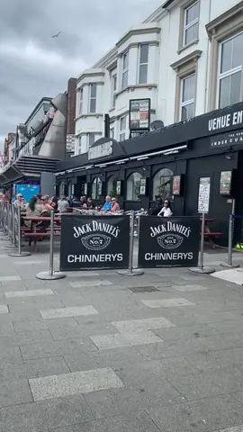 Costa del Southend #southendseafront #chinnerys #seafrontdrinking 