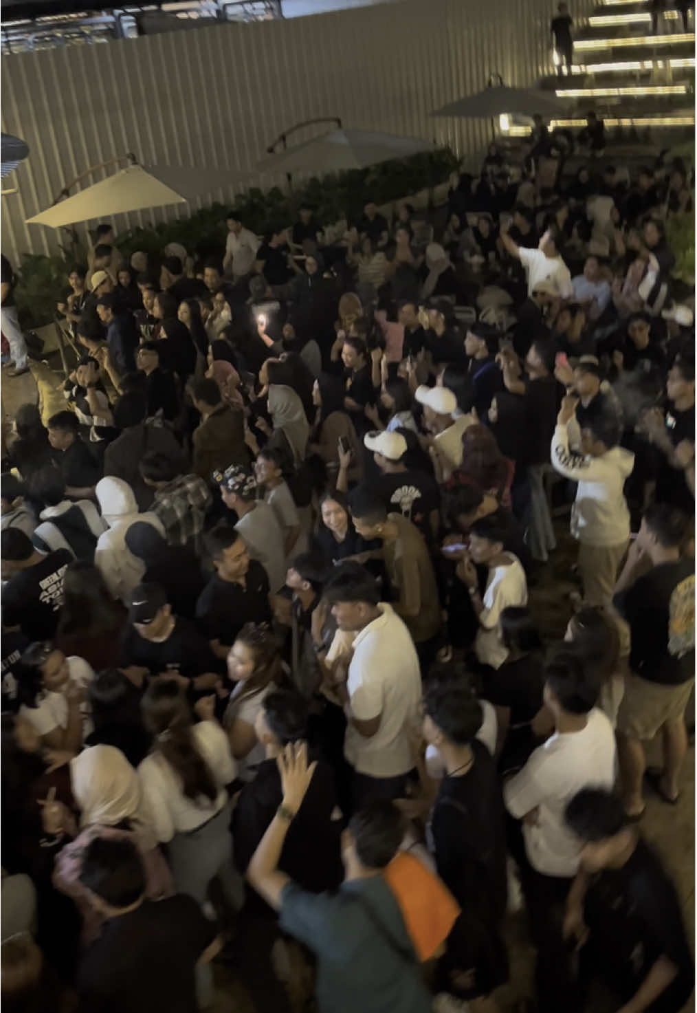 GOKIILLL LIEBEN CAFFE OVERLOAAADDDD  TERIMAKASIH  @Lieben Cafe  #startkoplo  #letstosingalong #remix #djremix #sobatambyar #konserjabodetabek #ambyar #koplo