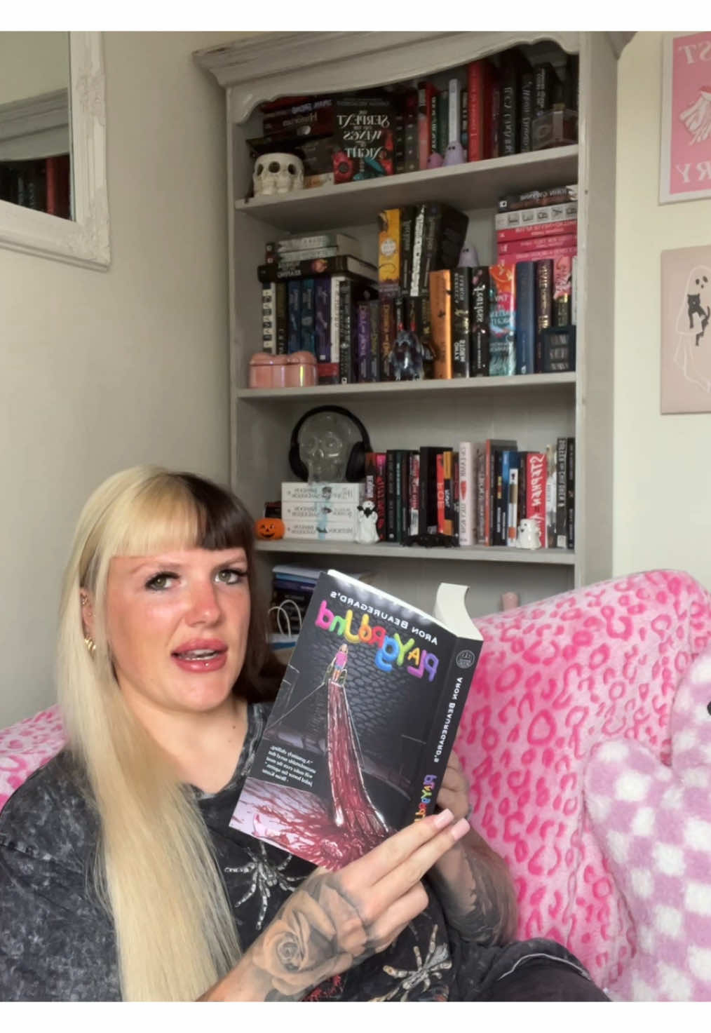 And that is how I became a splatterpunk reader 💖 @ABHorror #BookTok #bookishtiktok #bookishhumor #bookishhumour #splatterpunk #extremehorror #horrorbook #horrorbooks #horrorbooktok #horrorbookrecs #disturbingbooks 