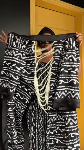 2pieces ( ensemble robe plissée + bologan dos ouvert …) #ensemblepagne #modelepagne #pourtoi #videoviral 