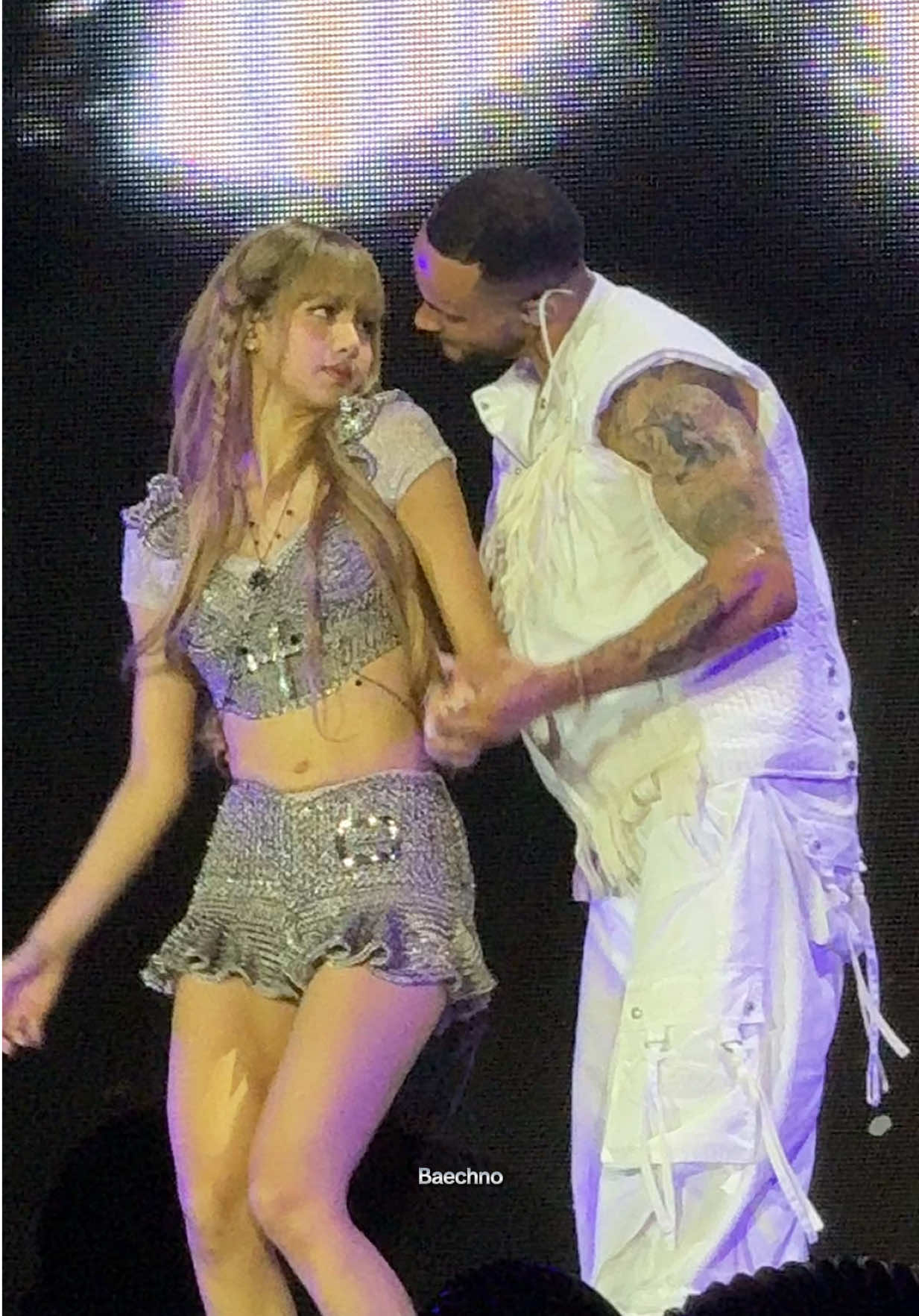 Lisa New Woman Dance Break. I get my concert tickets from @onetic link in bio #BLACKPINK #블랙핑크 #WORLDTOUR #DEADLINE #ブラックピンク #BLINK #LISA #리사 #LALISA 