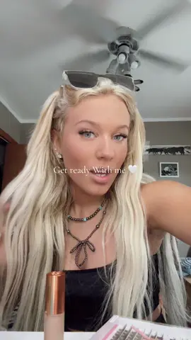 Get ready with me 🤍 ##getreadywithme##getready##punchyblonde🃏##fypシ##viralvideo##treanding@@lululemon@@SHEIN@@Dunkin'
