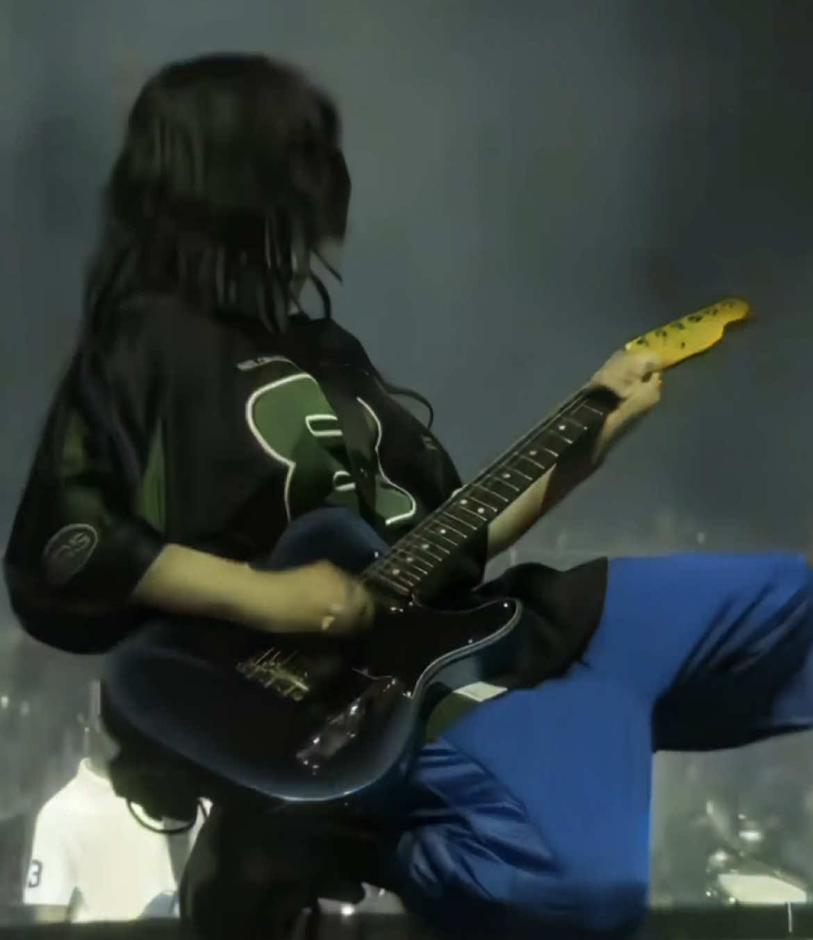 her with a guitar omg || draft || make sure to follow my backup account : @halleysbillss || cc: my future || #BILLIEEILISH #billieeilishedits #billieeilishfan ##hmhas##hmhastour##edit##billieeilishconcert##fyp##guitar##ae||