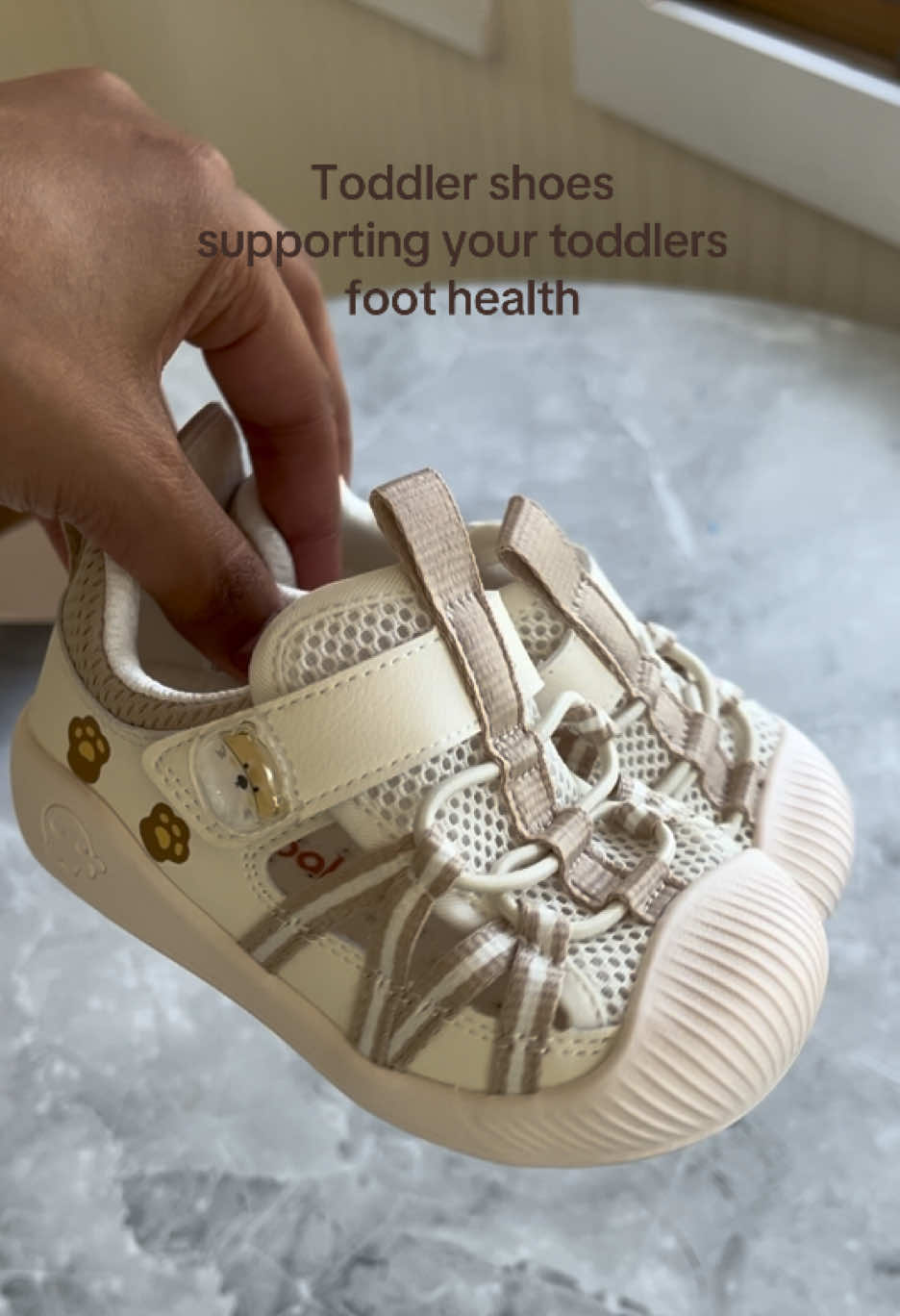 The cutest toddler shoes that are supporting your toddlers foot health 🧸 #toddlershoes #babyshoes #toddlersoftiktok #toddlershoehaul #toddleroutfit #kidshoes #barefootshoes #tiktokshopcreatorpicks 