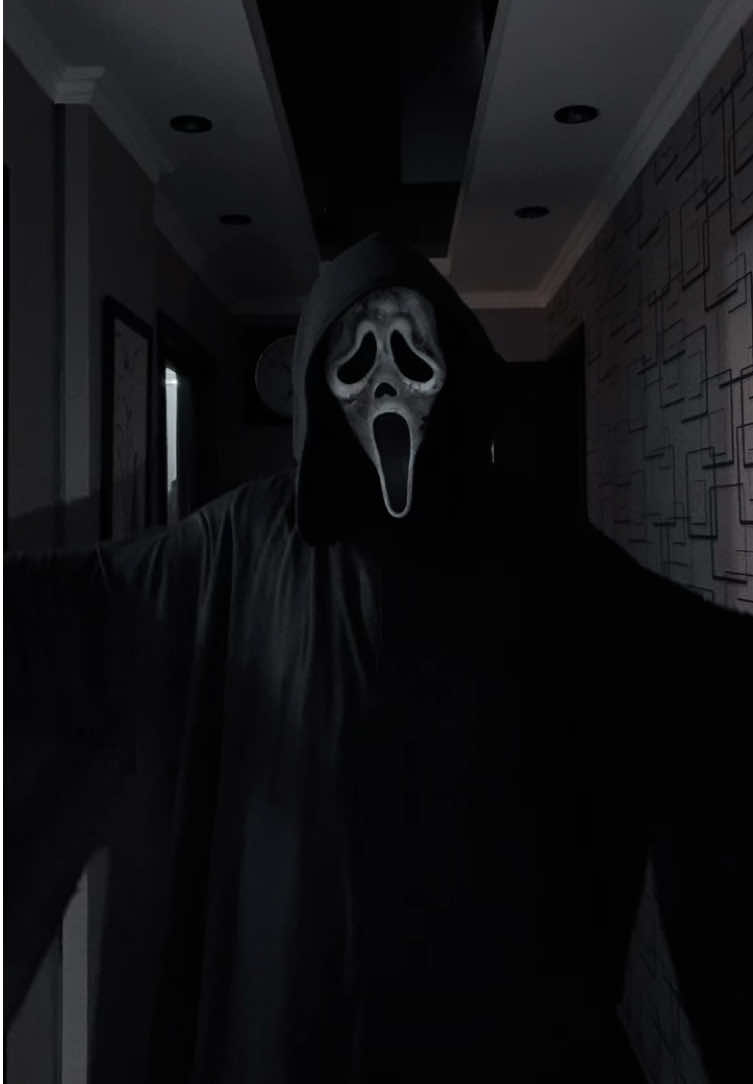 Hello Samantha #screamvi #ghostface #ghostfacecosplay #ghostfacekillah #scream 