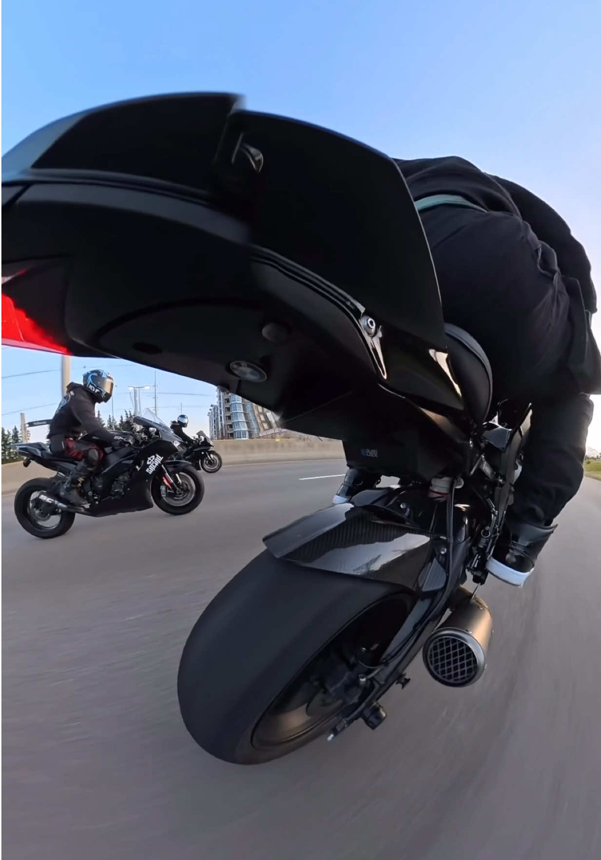 🏍️💨💨💨… @insta360_official X5