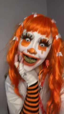 Help why did it glitch | transition cred: @melonieburge 🧡#clown#clownmakeup#creativemakeup#icecreamclown#creamsicle#makeupartist#fypシ#summerween 