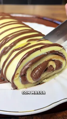 Rocambole de Leite em Pó e Nutella Ingredientes: 3 Xícaras de leite Ninho 1 caixinha de leite condensado (se faltar pra dar o ponto coloca um pouquinho de leite) Muita Nutella pra rechear #culinaria #receitas #receitasfaceis #sobremesa #doce 