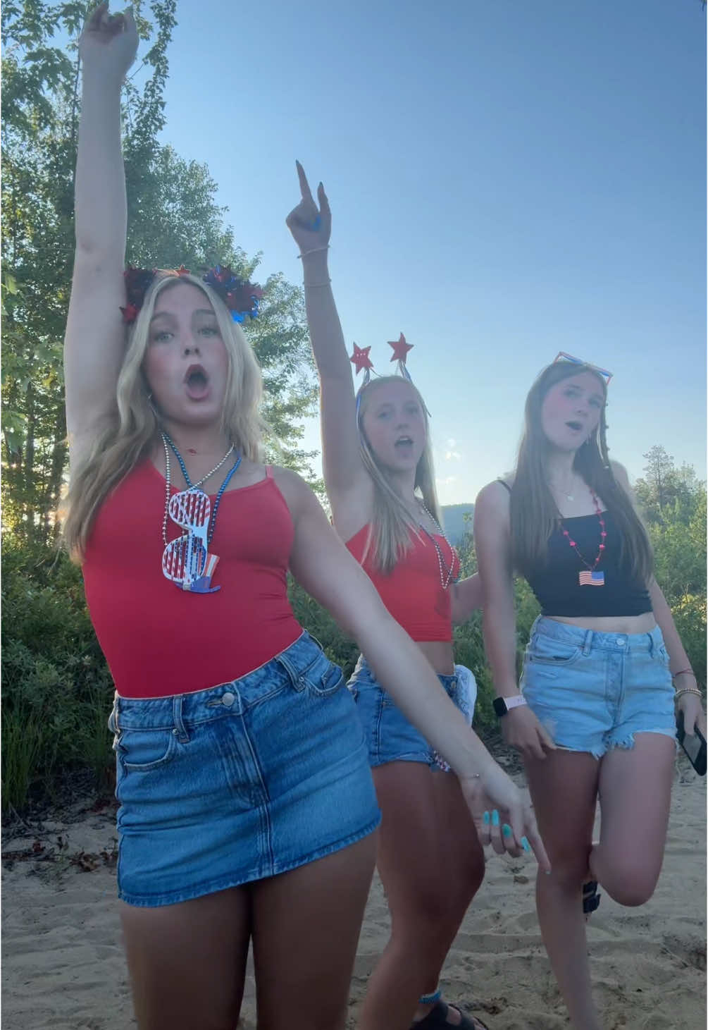 my girls again cus I luv them #fyp #fourthofjuly #draft #BestFriends 