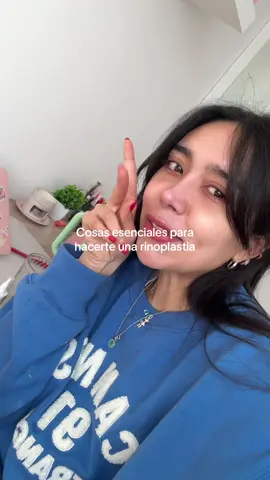 Cosas esenciales para una rinoplastia! Les dejo un listado de cosas que me salvaron en mi post operatorio de rinoplastia! Si o si deben comprar y consumir suplementos de vitamina C porque ayudan a cicatrizar más rápido y mejorar el sistema inmune! Yo compré mi vitamina C en farmacias Knop!  #vitaminaC #rinoplastia #rino #nosejob #datos #cirugia #chile #imjustagirl #rinoplastias #postoperatorio 