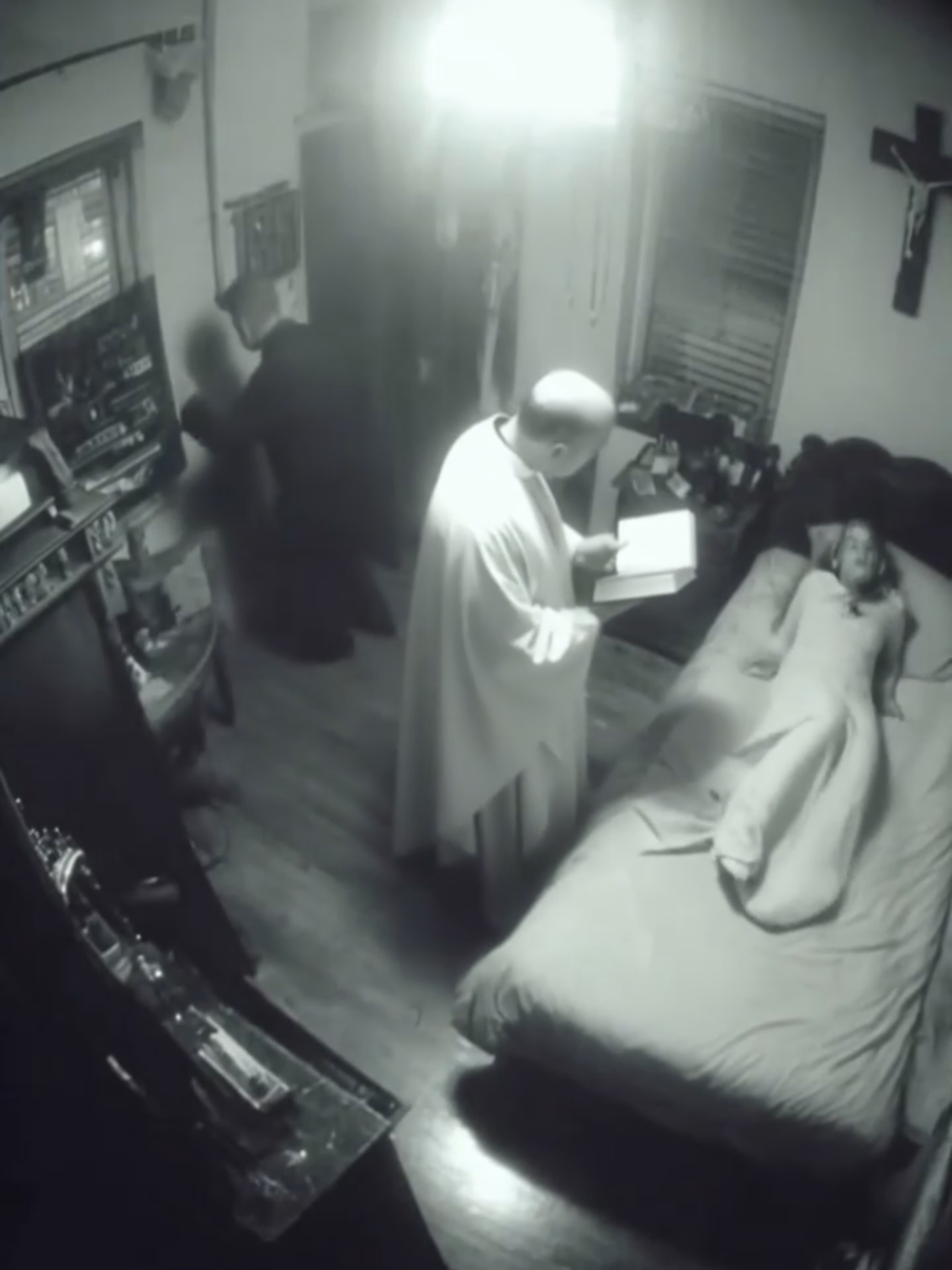 Real paranormal footage from the 80s in northern Spain. A brave exorcist decides to save a girl possessed by pure evil. As the ritual begins, the girl starts screaming and warns the men that something is inside her. Her father, dressed in black, flees in terror while the priest begins to read verses from the Bible. Suddenly, the girl starts levitating and spinning wildly as the room fills with a chilling demonic laugh. Shocked by this surreal scene, the priest collapses from fear. One of the most intense exorcisms ever caught on camera. #Paranormal #Exorcism #Possession #RealFootage #horrortok #Creepy #horror @hailuoai_official
