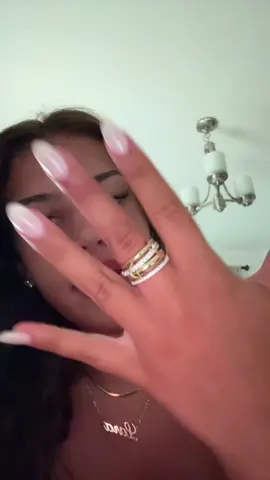 Love this ring it’s so classy