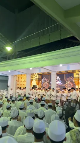 Seorang pendosa sepertiku juga membutuhkan syafaatmu ya rasulullah🥺🤲 #alfalahploso #haulalfalahploso2025 #santriploso #ppalfalahplosomojokediri #santrikediri #terasgubuk 