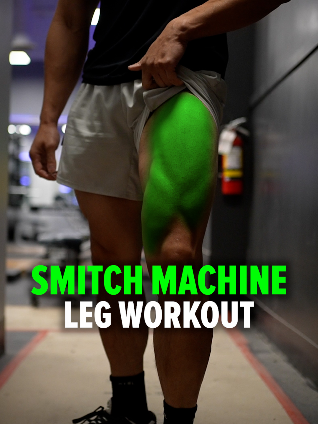 Smith Machine Leg Workout (✅ DO THESE!) 💥 Quads: Smith Machine Squat – Keep your back aligned with the machine’s rail to maximize quad activation. 🍑 Glutes: Reverse Lunges – Step back and bend the front knee to 90° to place more tension on the glutes. 🦵 Hamstrings: Stiff-Leg Deadlifts – Slightly bend the knees and hinge at the hips to load the hamstrings. 🐮 Calves: Standing Calf Raises (bar at thighs) – Elevate your toes on weight plates and raise up to work the calves. Size & Shred Training program 👉🏻 deltabolic.com (link in bio) Outfit from @aybl  👉🏻 use code 